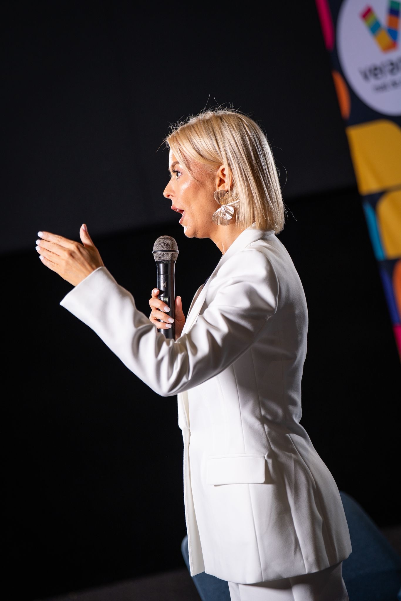 Diana Pârvu - Speaking Coach